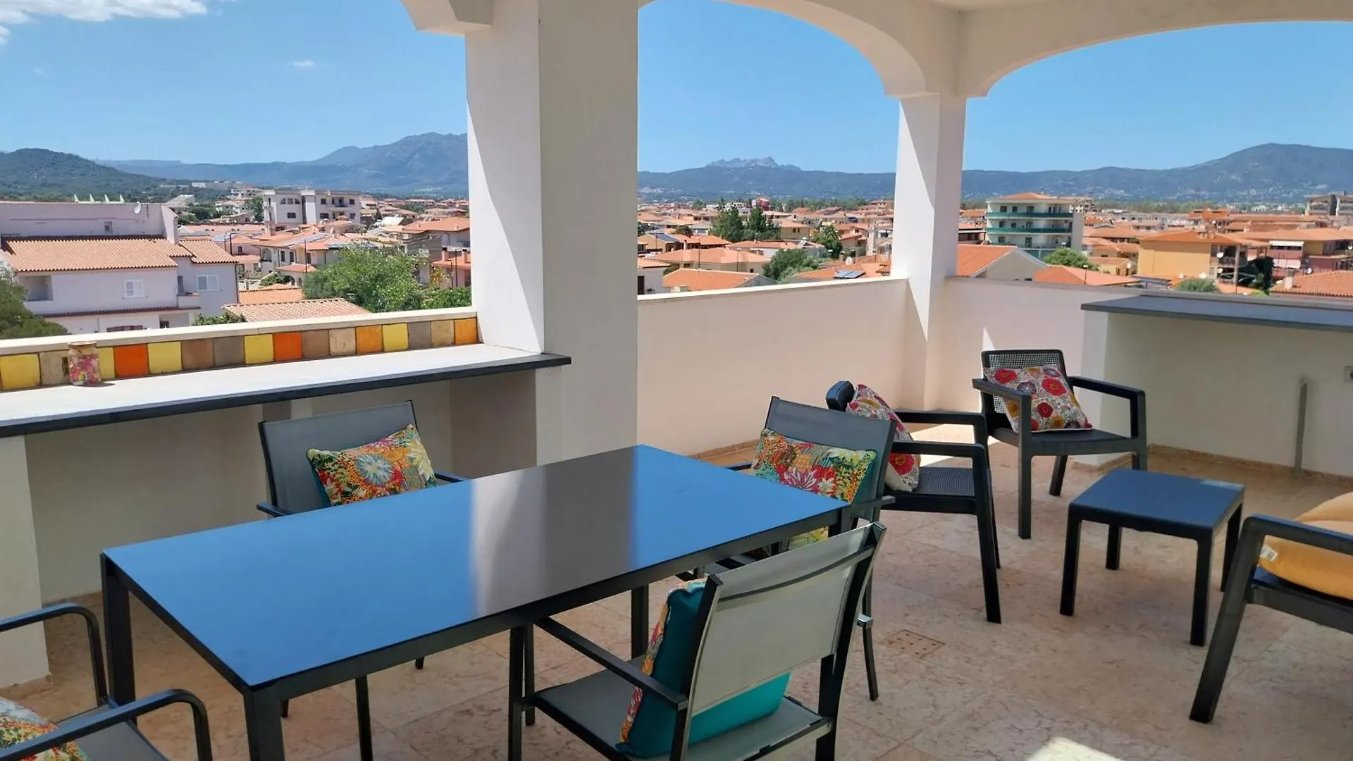Vittoria Home Olbia Guest house